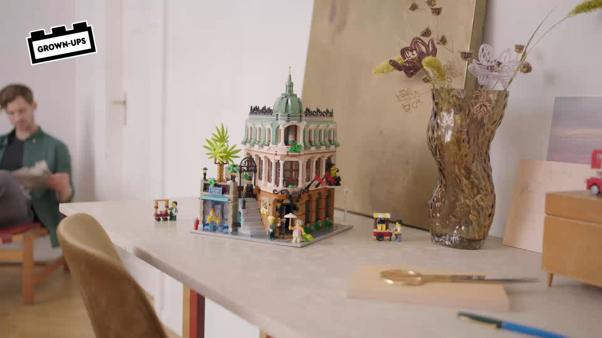 LEGO Icons Boutique Hotel 10297 Building Kit (3,066 Pieces) Construction Sets Building Set Building Toys Birthday Present Construction Toys